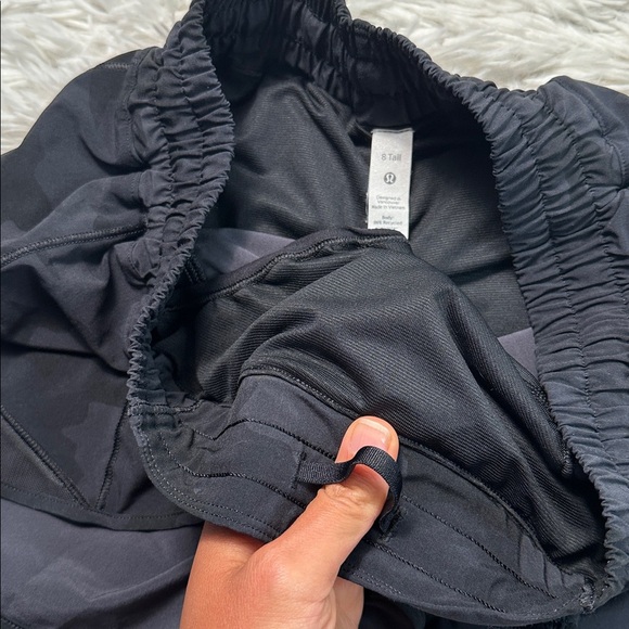 Lululemon Hotty Hot Short II *Long 4" Heritage 365 Camo Deep Coal Multi / Black - Picture 2 of 6